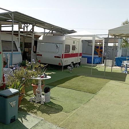 Caravanas Y Habitaciones Para Relajarse Sax Esterno foto