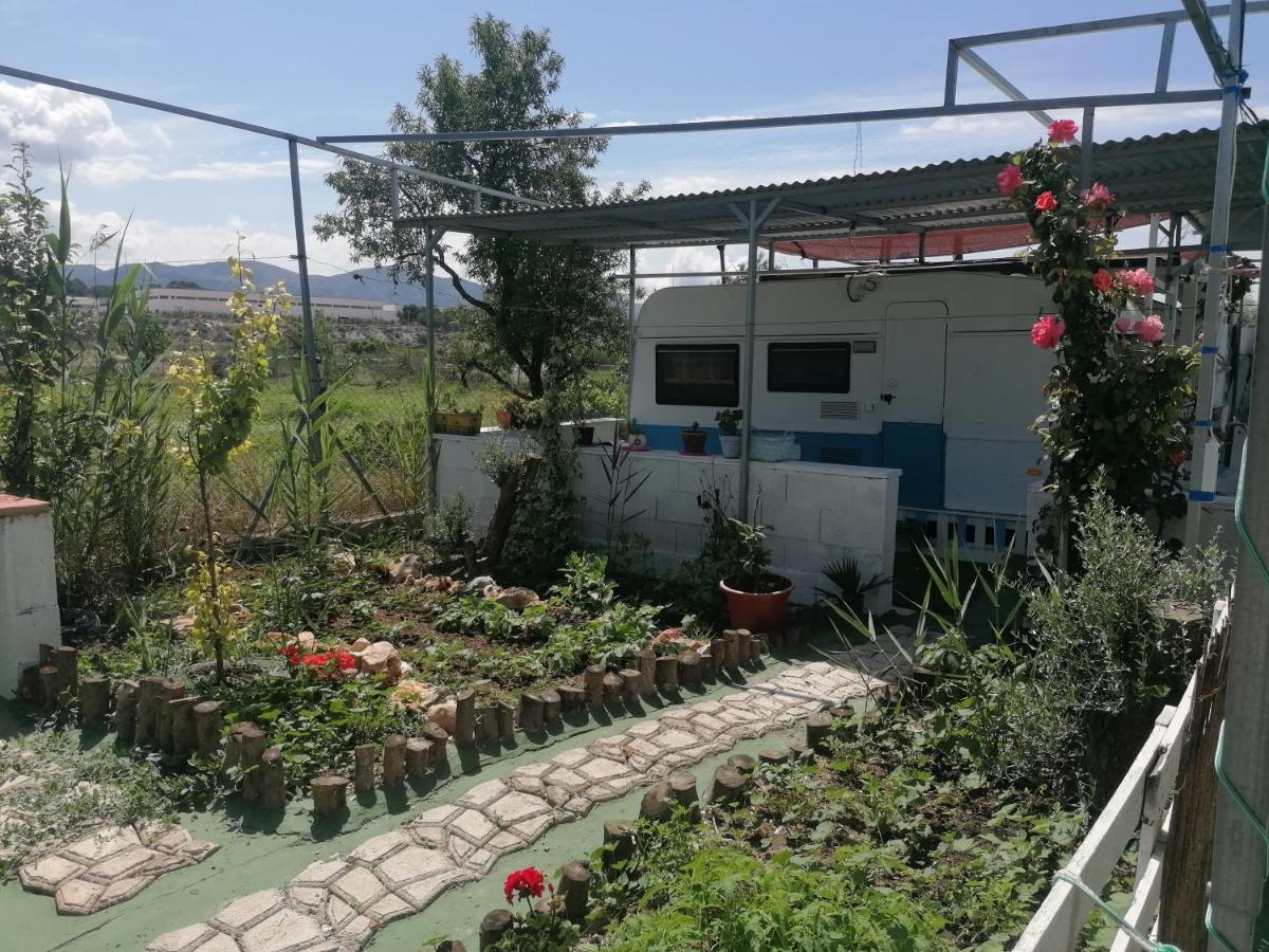 Caravanas Y Habitaciones Para Relajarse Sax Esterno foto
