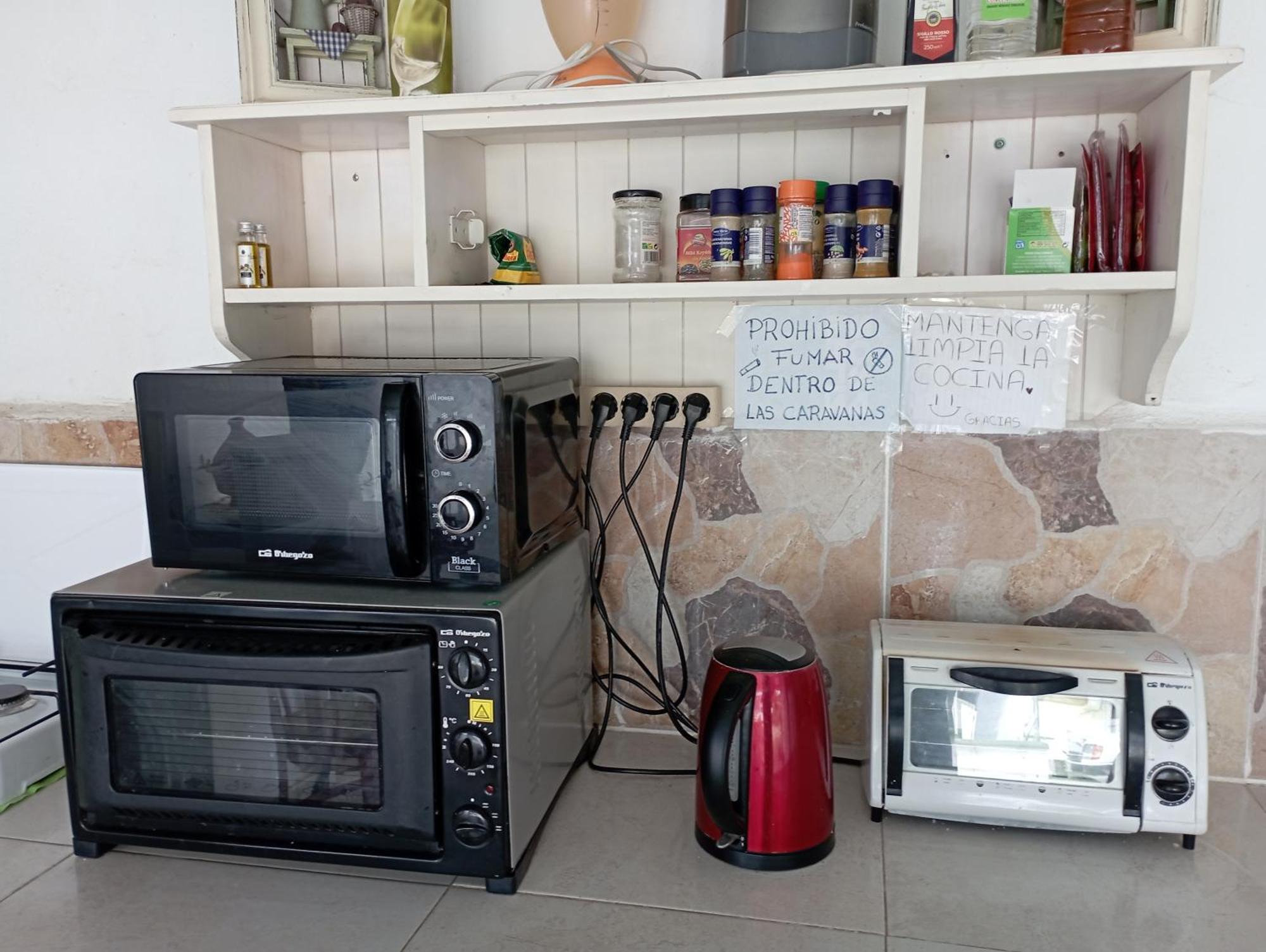 Caravanas Y Habitaciones Para Relajarse Sax Esterno foto