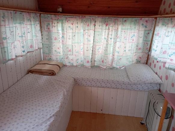 Caravanas Y Habitaciones Para Relajarse Sax Esterno foto