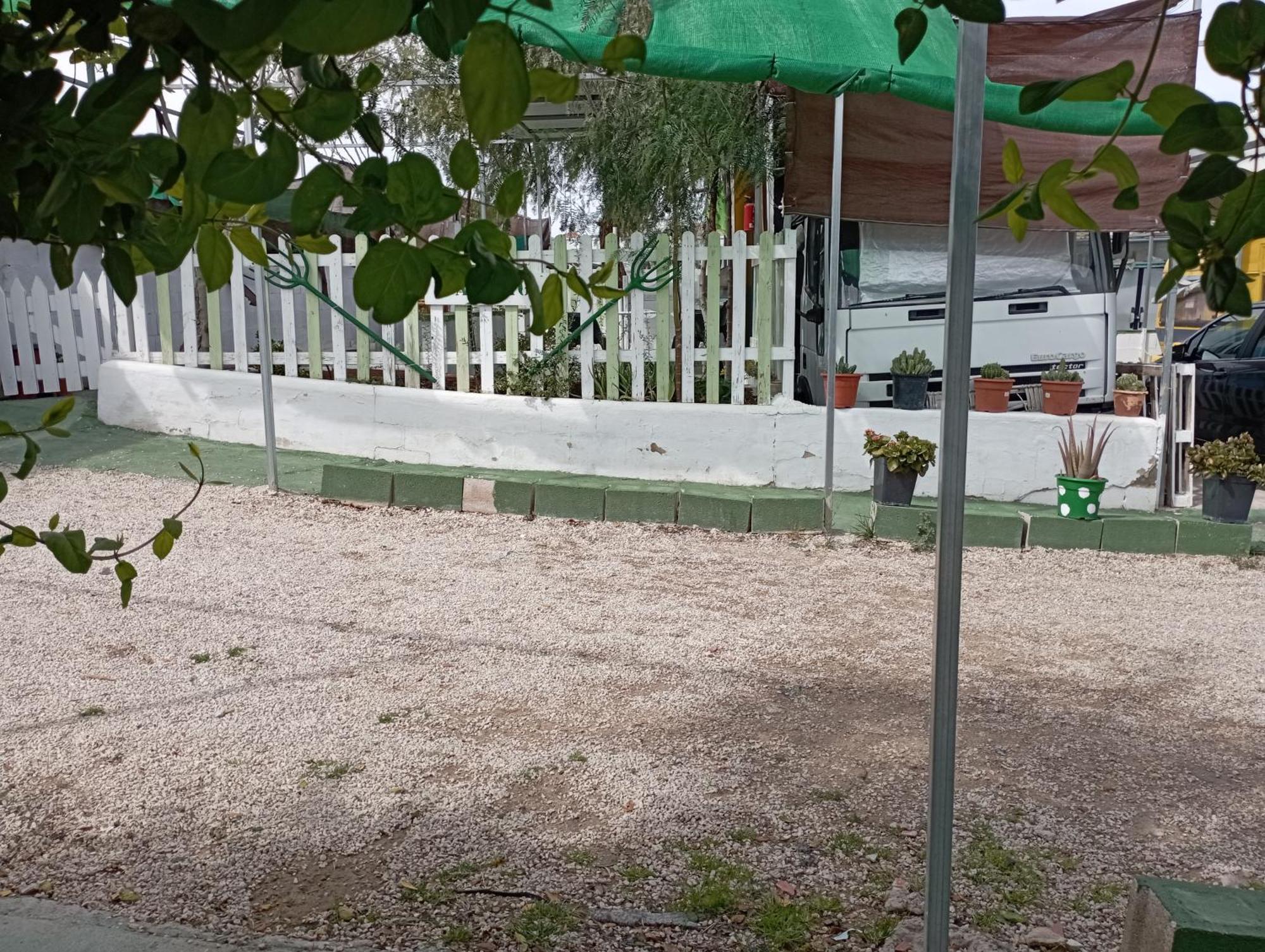Caravanas Y Habitaciones Para Relajarse Sax Esterno foto