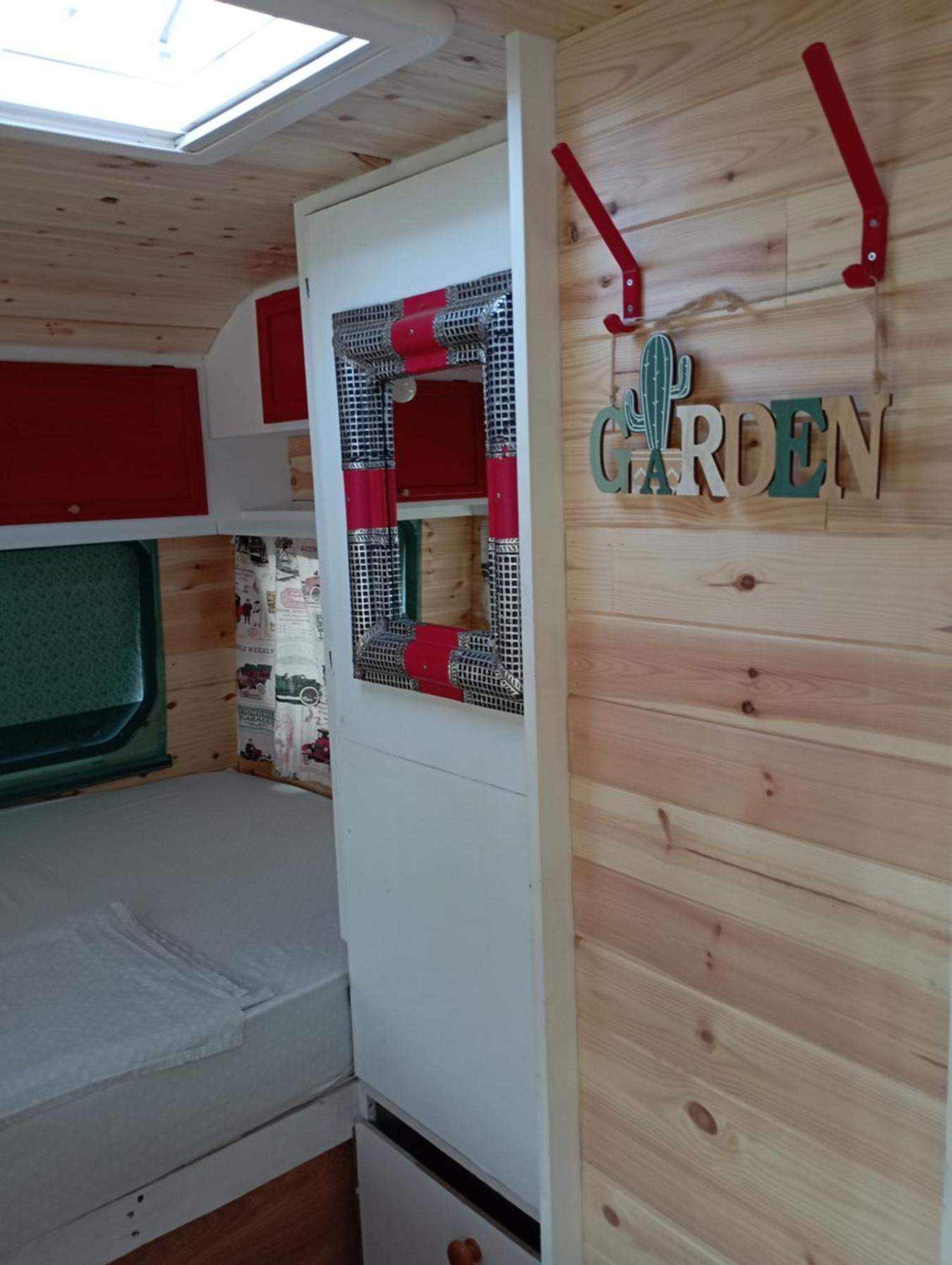 Caravanas Y Habitaciones Para Relajarse Sax Esterno foto