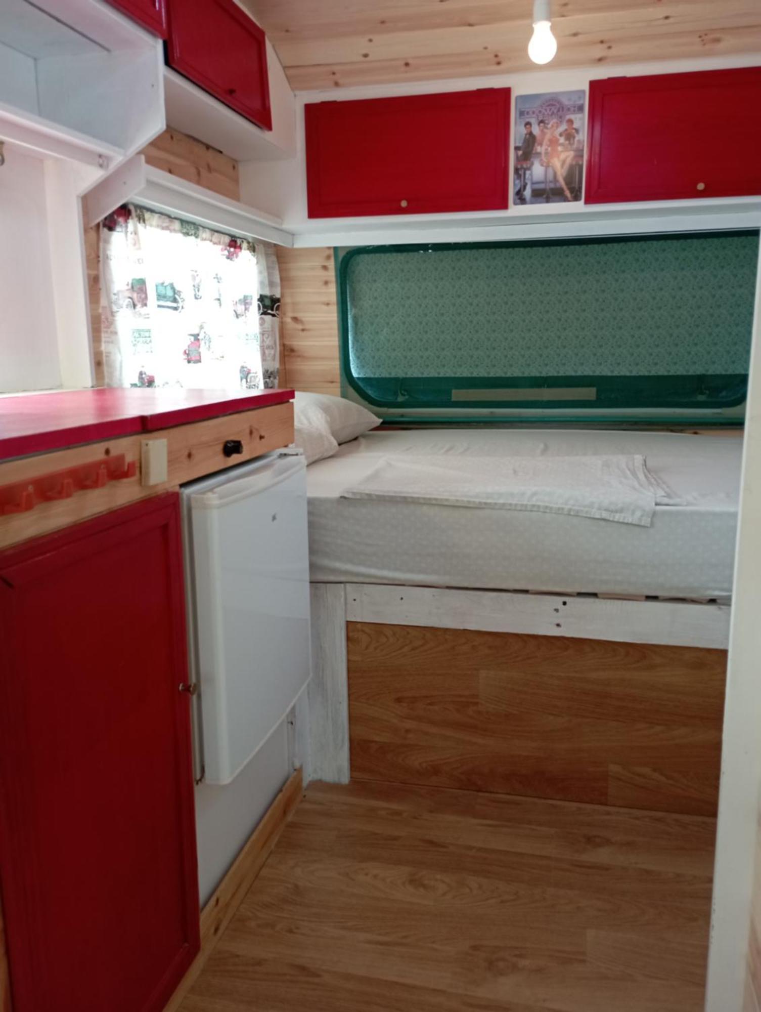 Caravanas Y Habitaciones Para Relajarse Sax Esterno foto