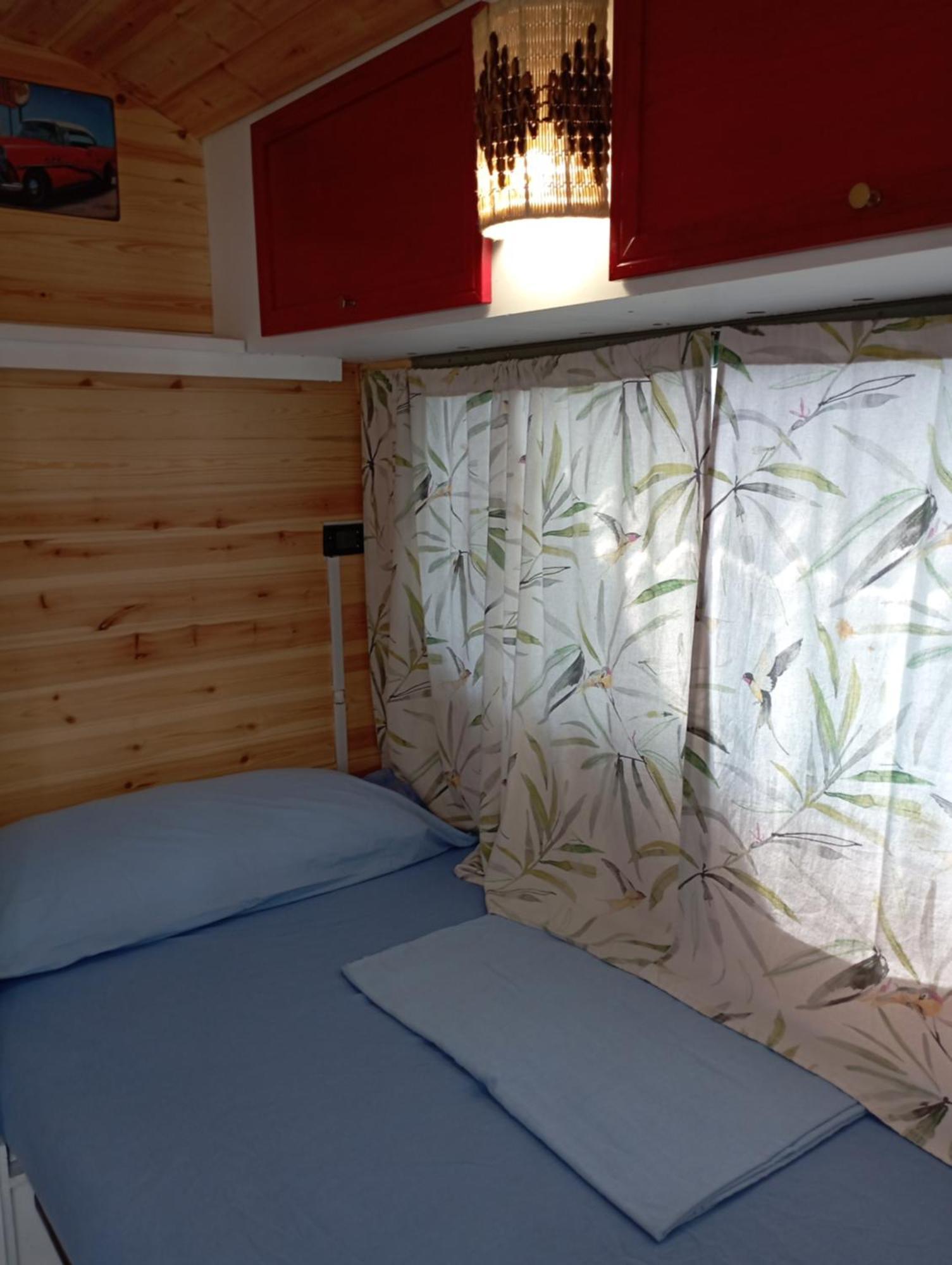 Caravanas Y Habitaciones Para Relajarse Sax Esterno foto