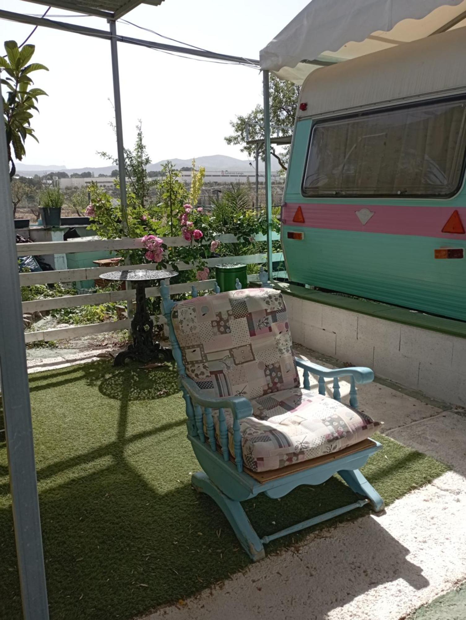 Caravanas Y Habitaciones Para Relajarse Sax Esterno foto