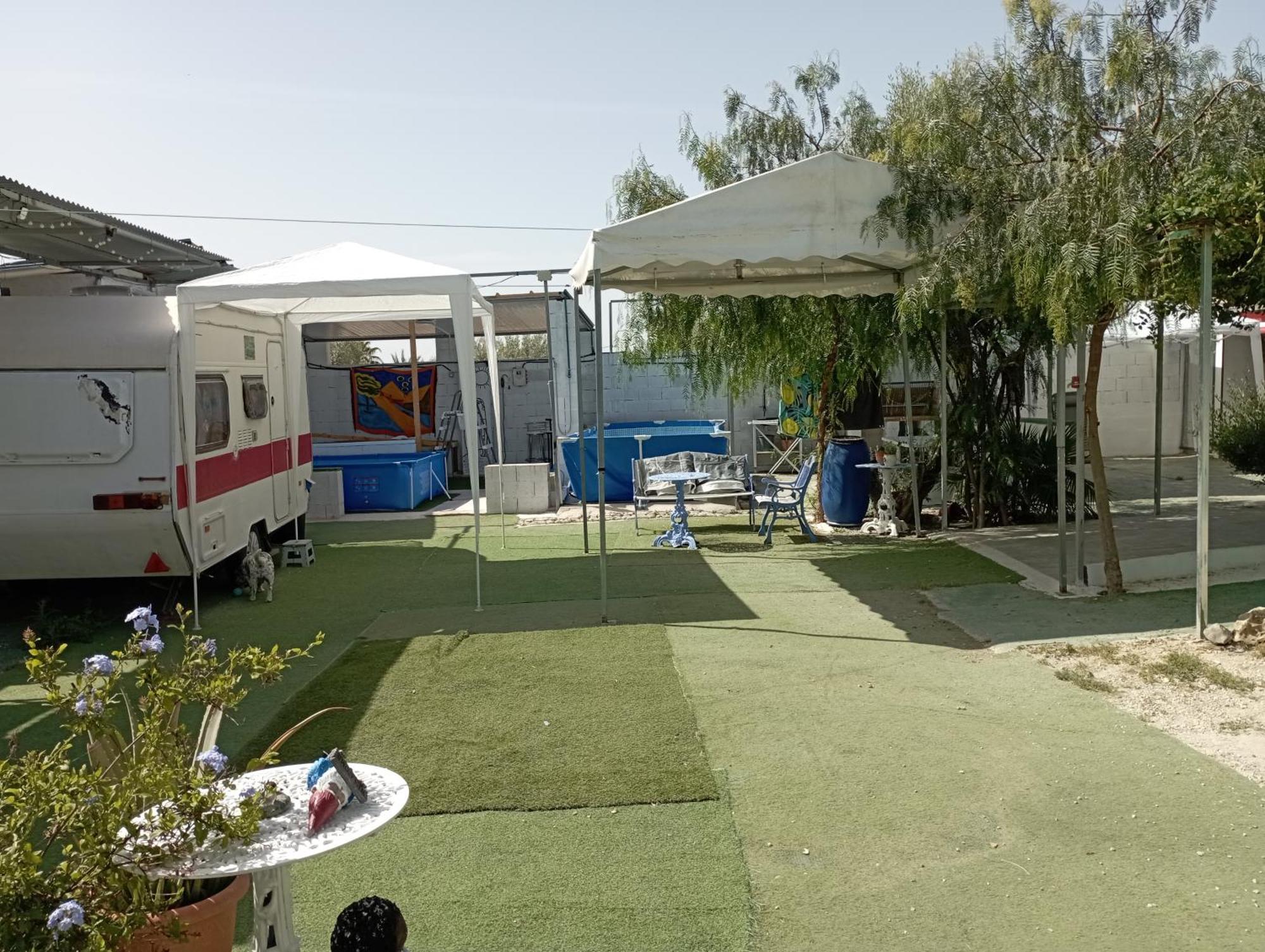 Caravanas Y Habitaciones Para Relajarse Sax Esterno foto
